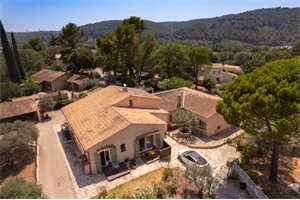 villa à la vente -   83300  DRAGUIGNAN, surface 350 m2 vente villa - UBI437422883